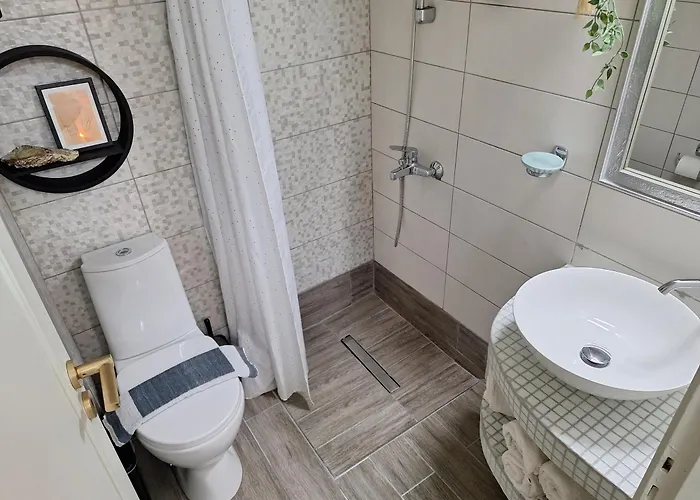 Modern Quiet In The Center Of Rhodes *