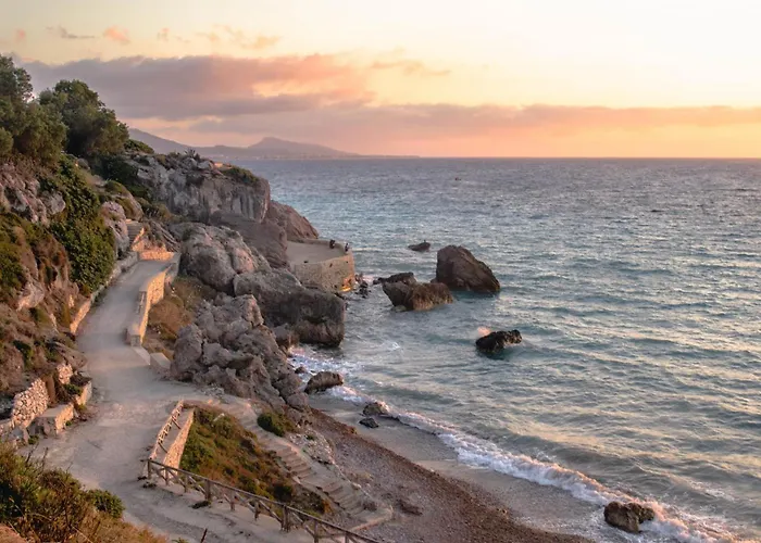 Modern Quiet In The Center Of Rhodes *